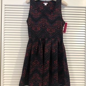 Target NWT  fit and flare print dress size Lg Black red blue print